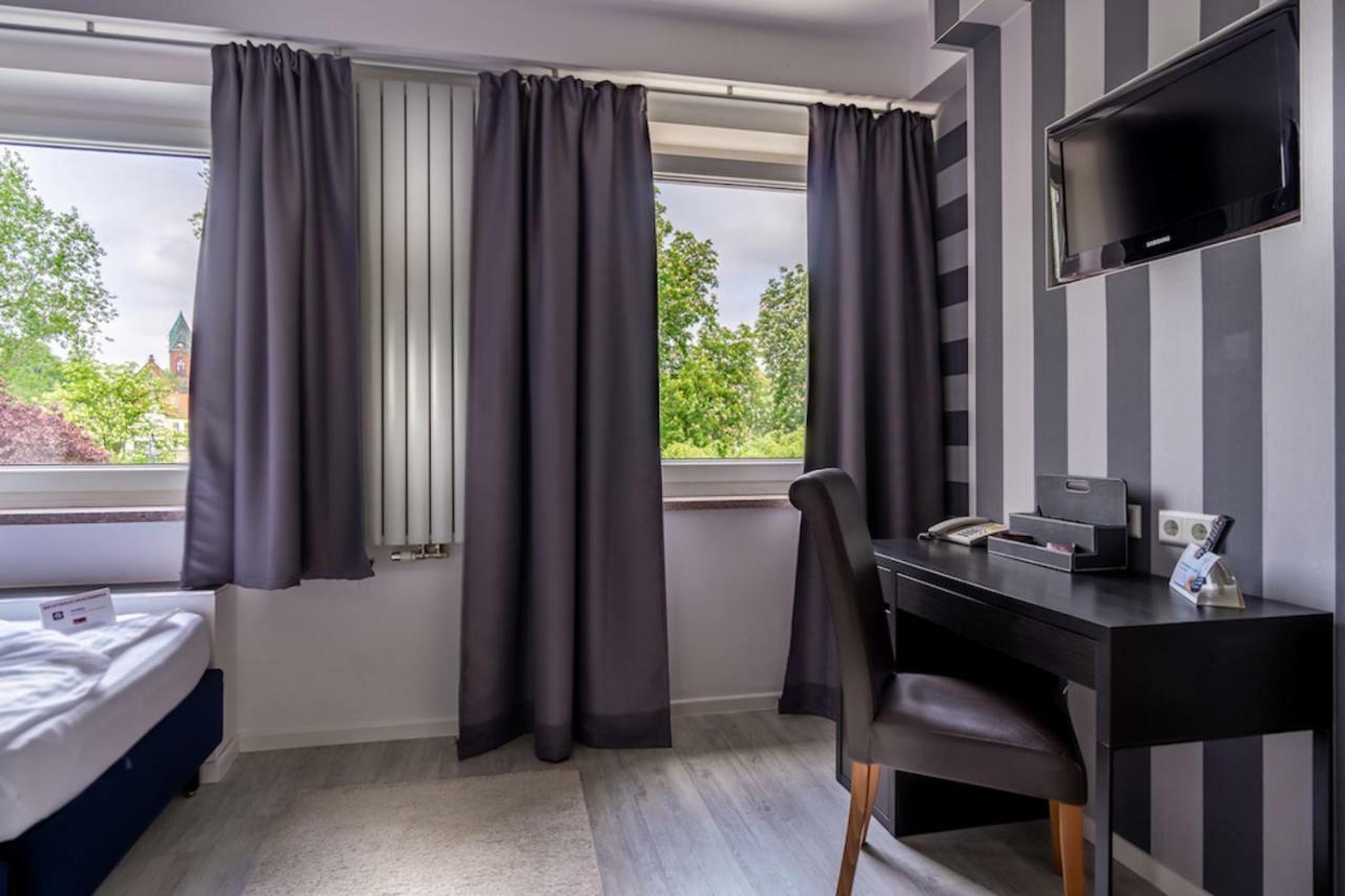 Sl'Otel Budget Bernburg Εξωτερικό φωτογραφία